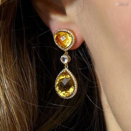 KIKI MC DONOUGH PENDANTS D'OREILLES CITRINES A diamond,...