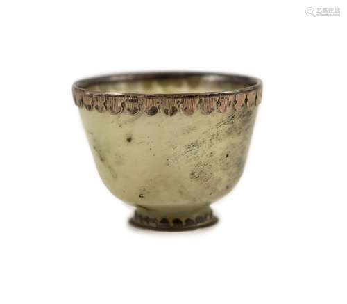 A silver mounted moss agate bowl, possibly 17th century, 7.8...