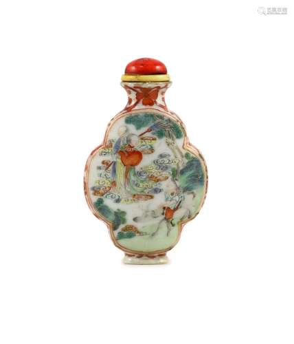 A Chinese famille rose snuff bottle, Jiaqing four character ...