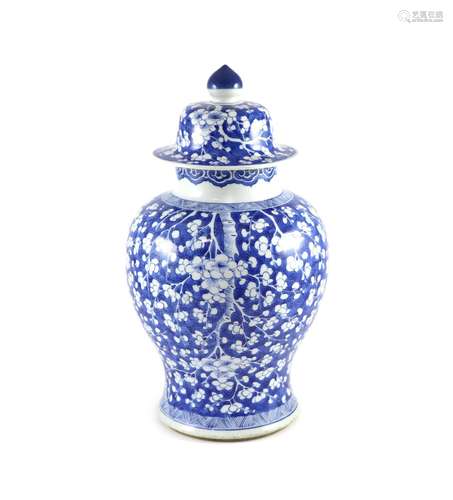 A good Chinese blue and white ‘prunus and cracked ice’ vase ...