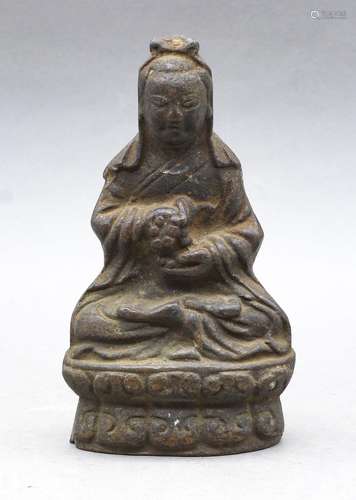 Statuette de Guanyin en bronze. Elle est représent…