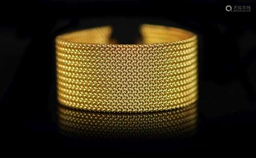 A Victorian gold mesh link bracelet section, lacking central...