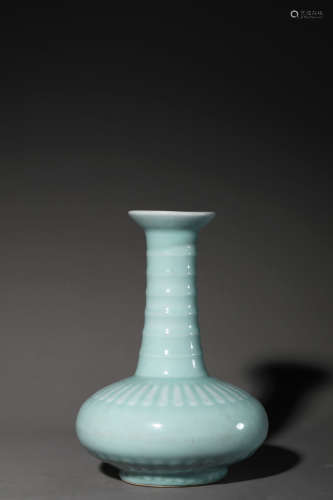 A Chinese Porcelain Grey-Glazed Vase Marked Yong Zheng