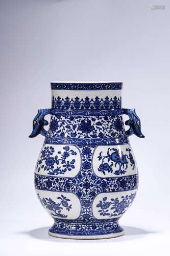 A Chinese Porcelain Blue and White Phoenix Arrow Vase Marked...