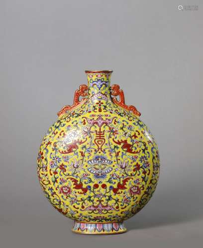 A Chinese Porcelain Famille-Rose Interlock Branches Vase Mar...