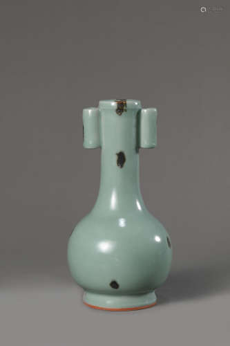 A Chinese Porcelain Grey-Glazed Arrow Vase