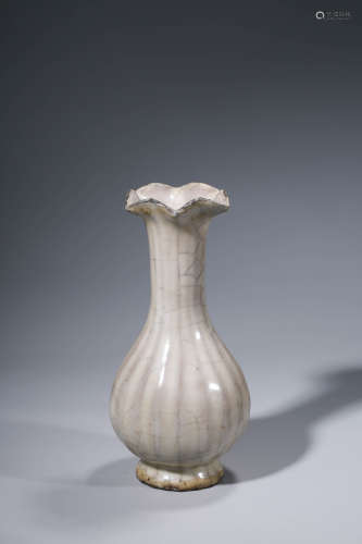 A Chinese Porcelain Guan-Type Vase