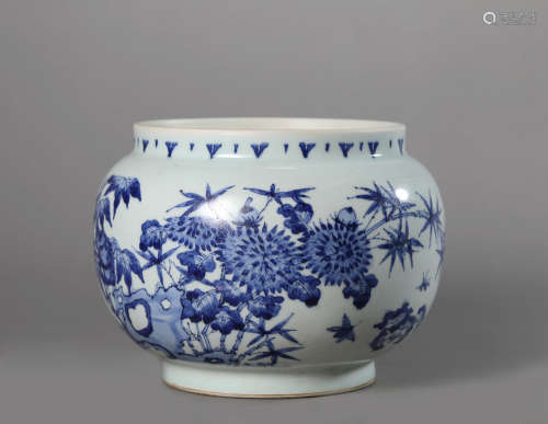 A Chinese Porcelain Blue and White Birds and Flowers Jar