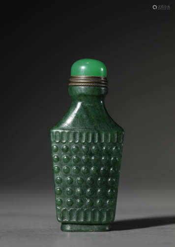 A Chinese Spinich Jade Snuff Bottle