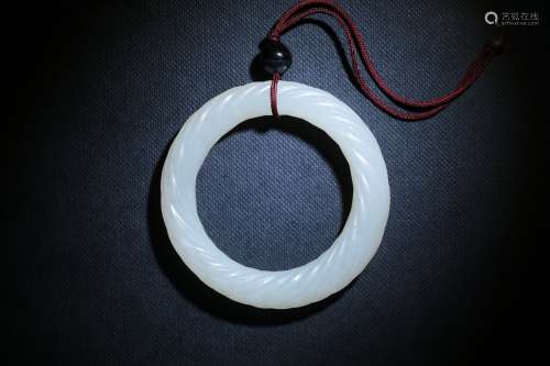 白玉扭紋環