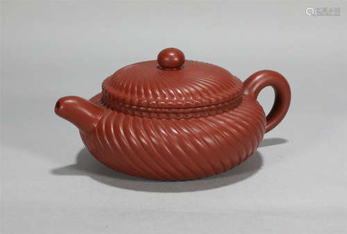 Purple sand teapot in Qing Dynasty