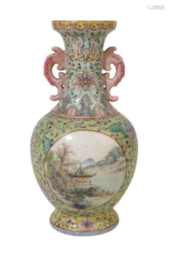 A CHINESE PORCELAIN VASE,