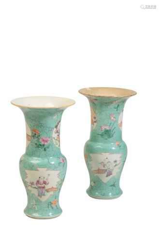 A PAIR OF FAMILLE ROSE AND FAUX-TURQUOISE VASES, QIANLONG / ...