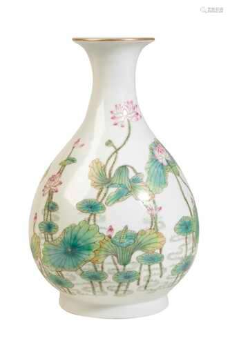 A FAMILLE ROSE 'LOTUS' VASE,