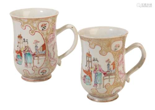 A CHINESE EXPORT PORCELAIN MUG