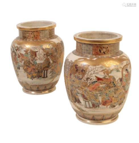 A PAIR OF JAPANESE SATSUMA VASES