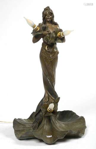 VILLANIS Emmanuel (1858 - 1914) - Lampe Art nouveau en forme...