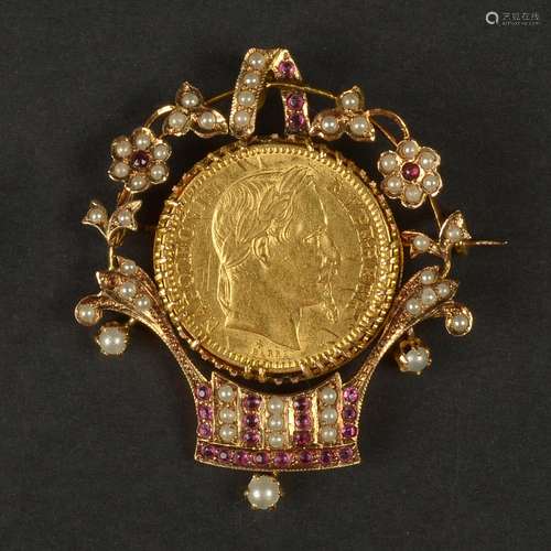 Ravissante broche en or jaune 18 carats sertie d'une pi...