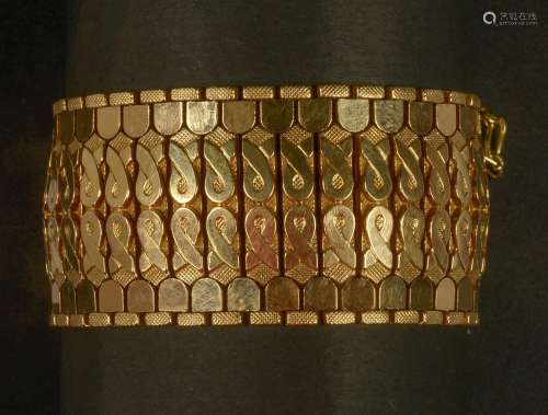 Important bracelet en or jaune 18 carats. L.:+/-18cm. Poids ...