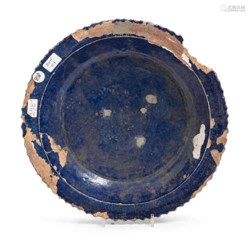 A BIG PERSIAN GLAZED DISH, 16TH CENTURY. DEFECTS AND LACKS.