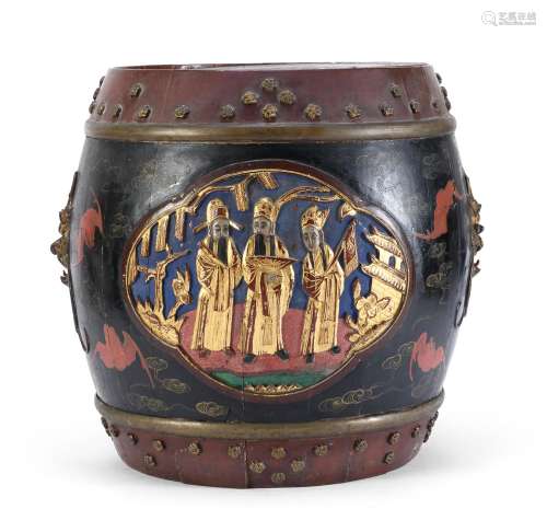 A BIG CHINESE PAINTED WOOD CONTAINER, 20TH CENTURY.