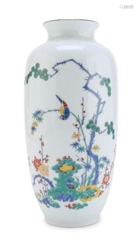 A JAPANESE POLYCHROME ENAMELED PORCELAIN VASE, 20TH CENTURY.