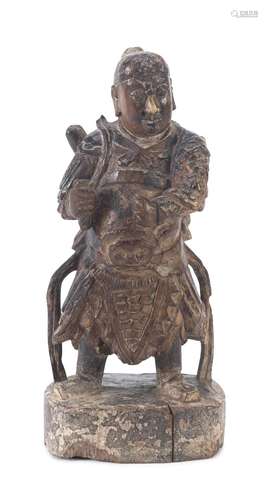 A CHINESE WOOD SCULPTURE OF GUANDI. FIRST HALF 20TH CENTURY.