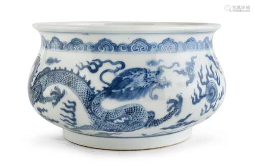 A CHINESE WHITE AND BLUE PORCELAIN CACHEPOT, EARLY 20TH CENT...