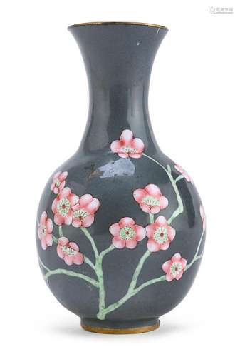 A CHINESE POLYCHROME ENAMELED METAL VASE, 20TH CENTURY.