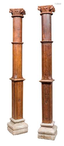 A PAIR OF INDIAN WOOD COLUMNS, EARLY 20TH CENTURY.