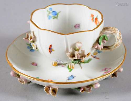 Petite tasse et soutasse.MEISSEN.