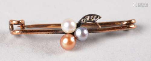 Petite broche en or 9 ct