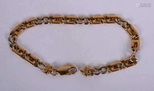 Bracelet mailles en or 18K.