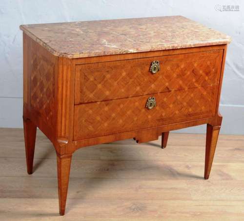 Commode de style Louis XVI