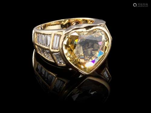 Bague sertie d'un saphir jaune taille coeur (env. 11,5x...