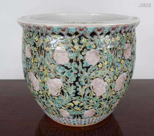 CHINESE QING PERIOD PORCELAIN JARDINIERE