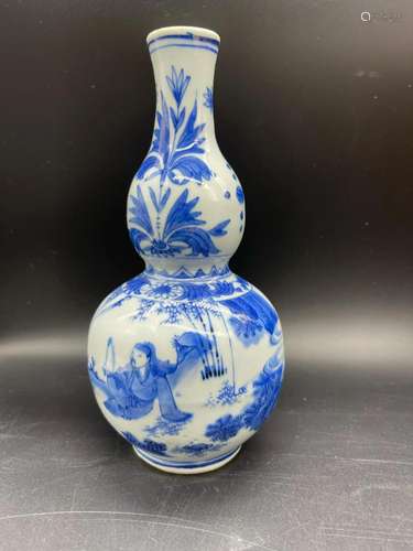 CHINESE MING BLUE AND WHITE DOUBLE GOURD VASE