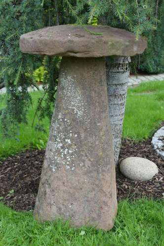 LARGE 18TH-CENTURY STADDLE STONE