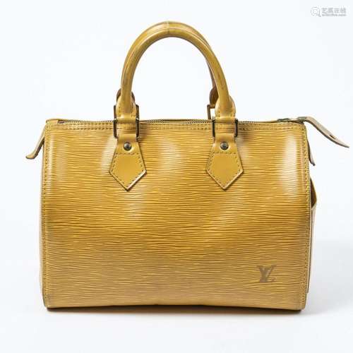 LOUIS VUITTON - Sac Speedy en cuir épi jaune - Intérieur non...