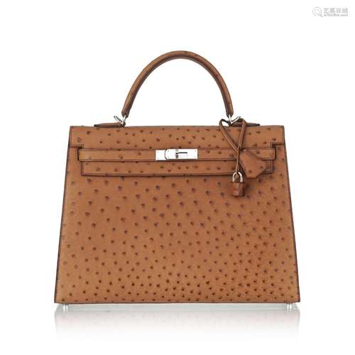 Hermès, sac Kelly 35 en autruche Gold,