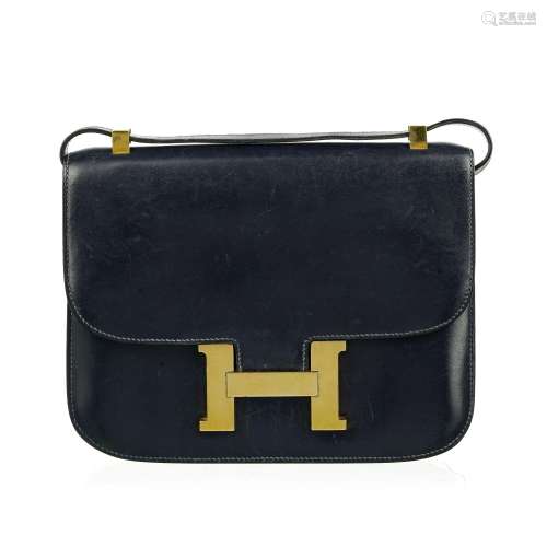 Hermès, sac Constance vintage en cuir de box bleu marine,