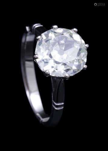 Solitaire or gris 750 serti d'un diamant taille ancienn...