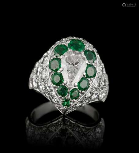 Bulgari, bague platine sertie d'un diamant taille goutt...