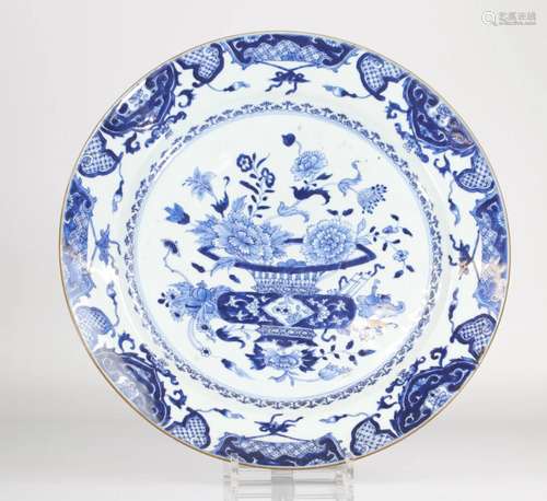 China large rich blanc-bleu porcelain dish decorated