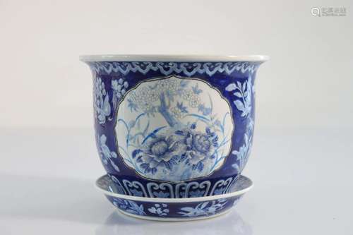 China blanc-bleu porcelain vase and dish mark under the