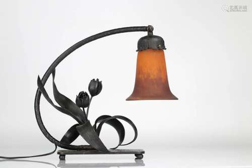 Art deco lamp in hammered wrought iron bobeche signed