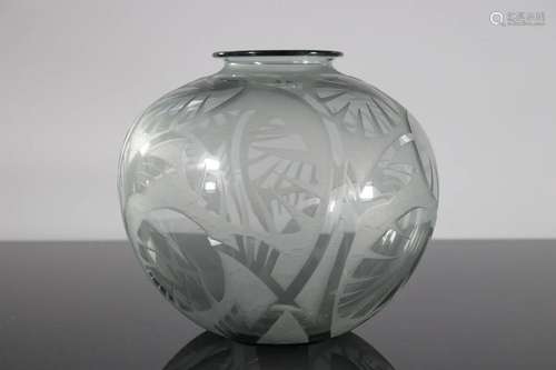 Art-Deco Boule vase, Daum, engraved jungle foliage