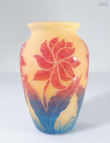 Art-Deco DEGUE vase with stylized red and blue flowers,