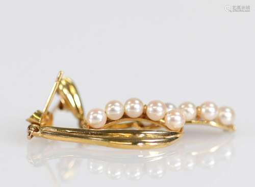 Large Pair of 18 K Gold earrings and pearls