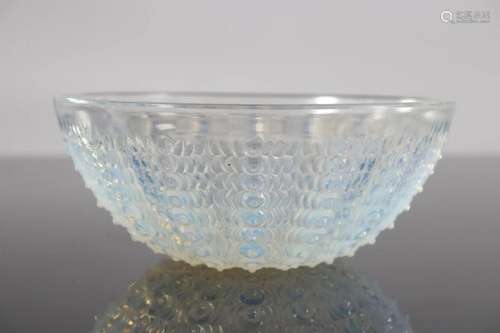 R. Lalique cup, sea urchin model, opalescent glass,